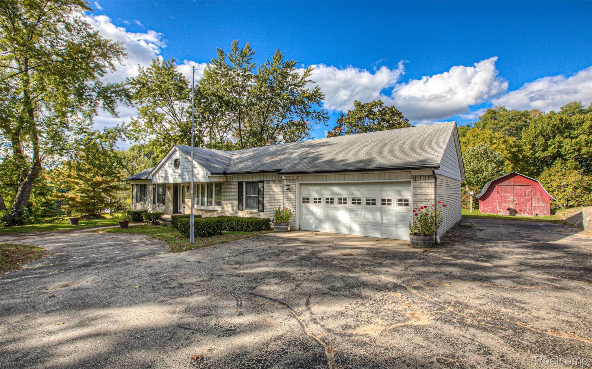 3580 Gregory Road Lake Orion, MI 48359 - Photo 14 of 31 -19.jpg