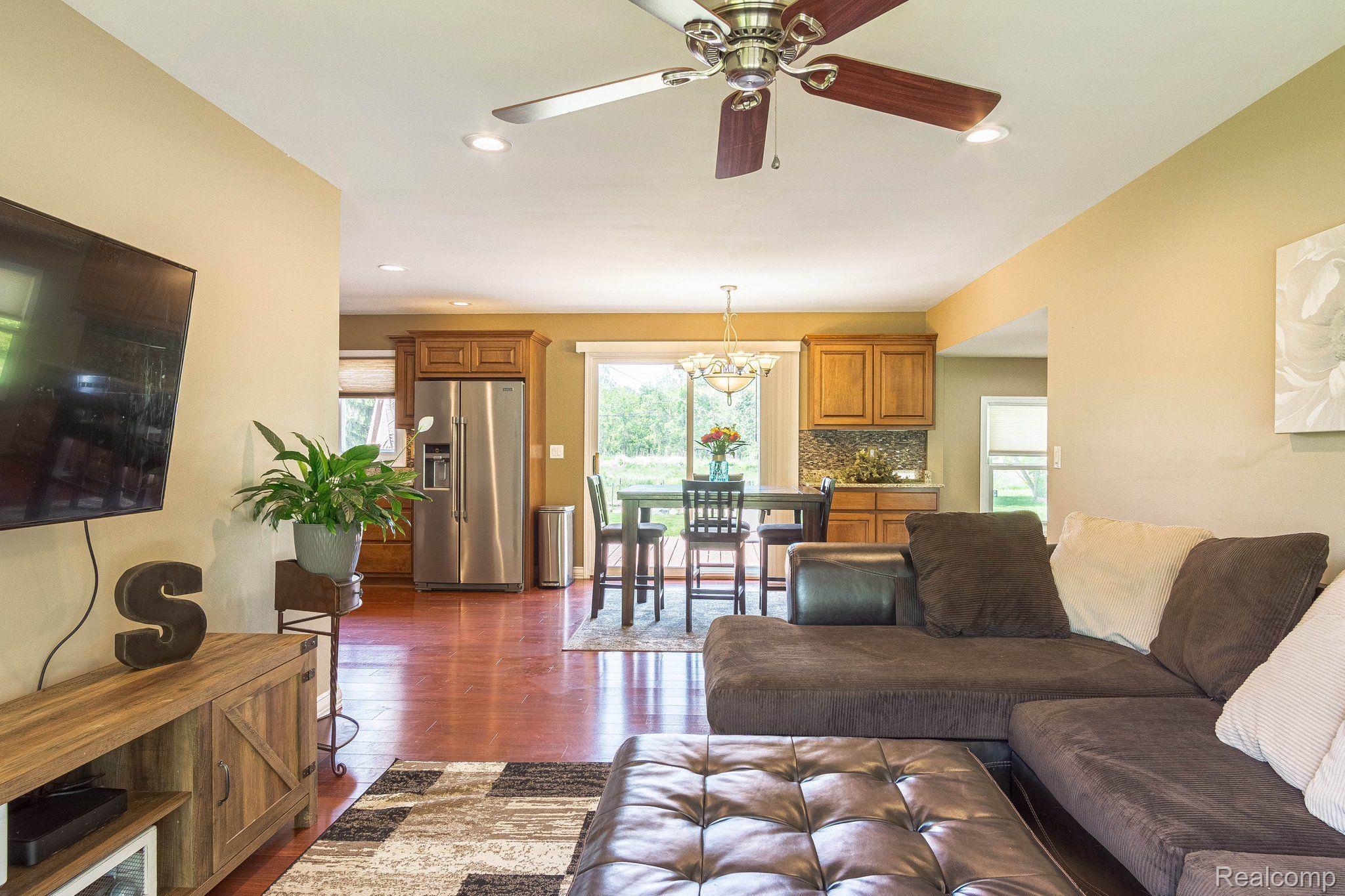 45315 Deneweth Road Macomb, MI 48042 - Photo 11 of 33 Gallery Image 11