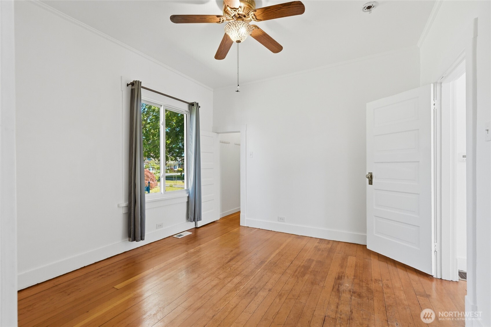 2312 Baker Avenue Everett, WA 98201 - Photo 12 of 37