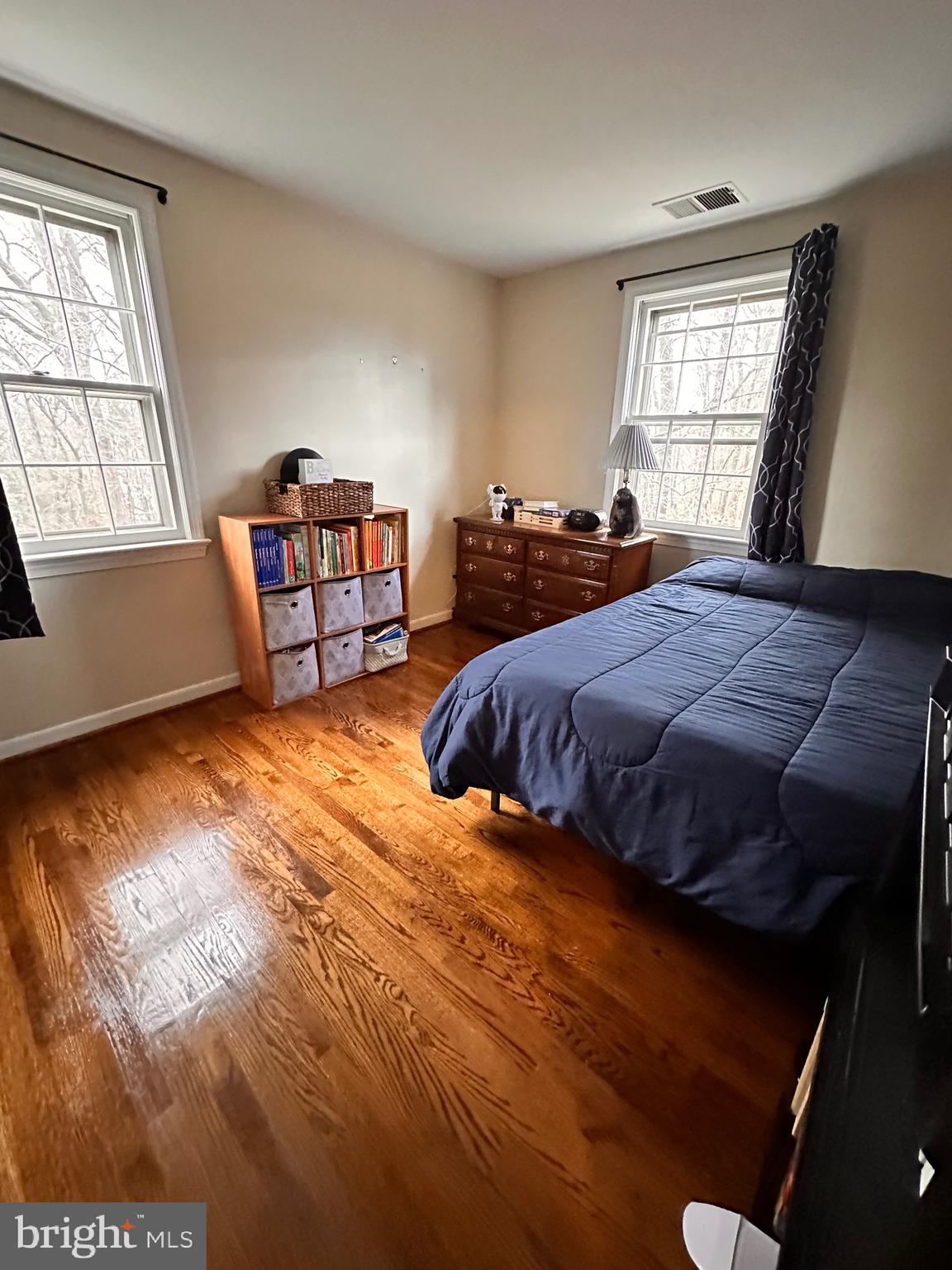 18929 Diary Road Gaithersburg, MD 20886 - Photo 43 of 52 a bedroom with double bed and a window
