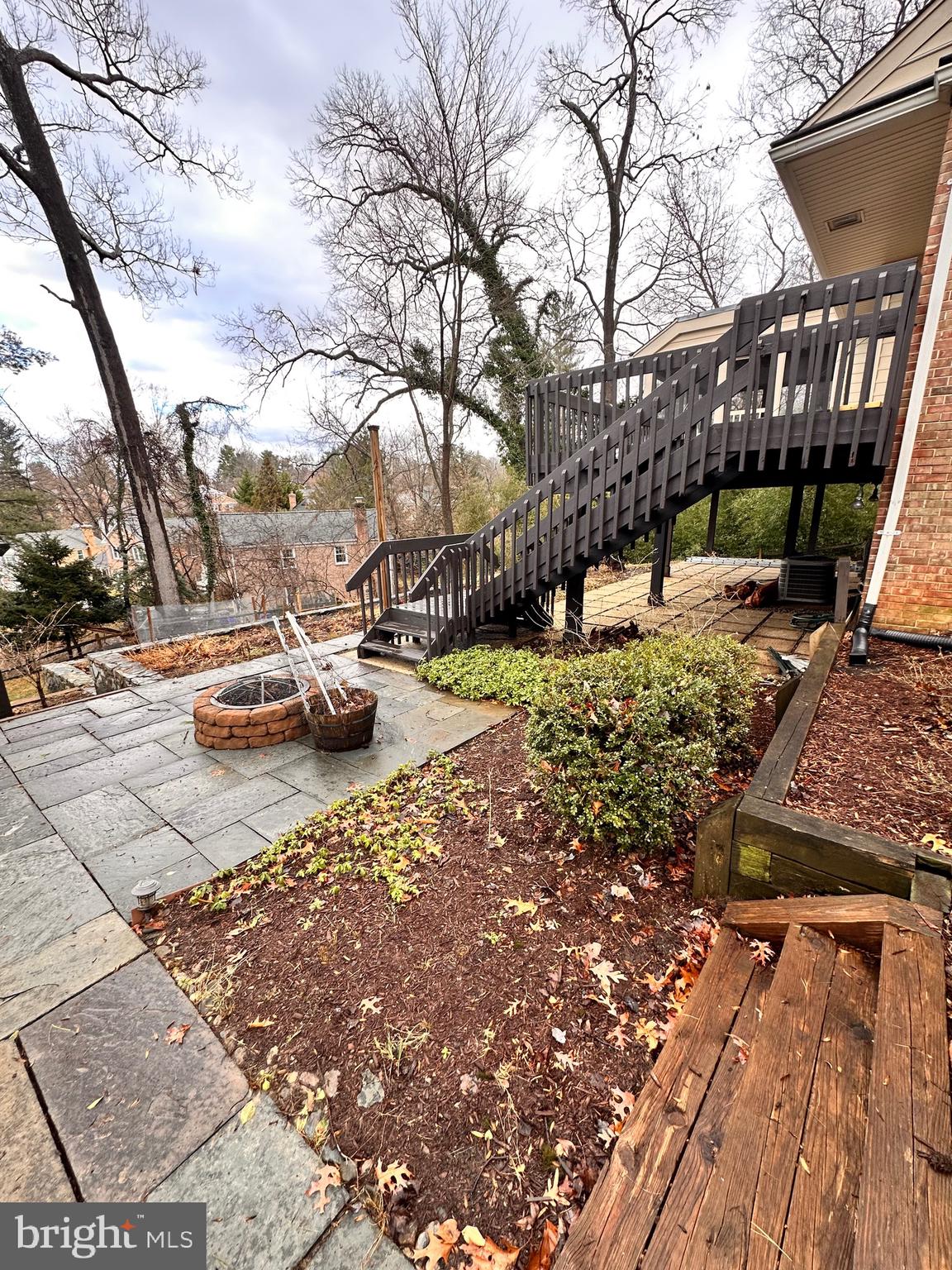 18929 Diary Road Gaithersburg, MD 20886 - Photo 44 of 52 a view of a yard with car parked