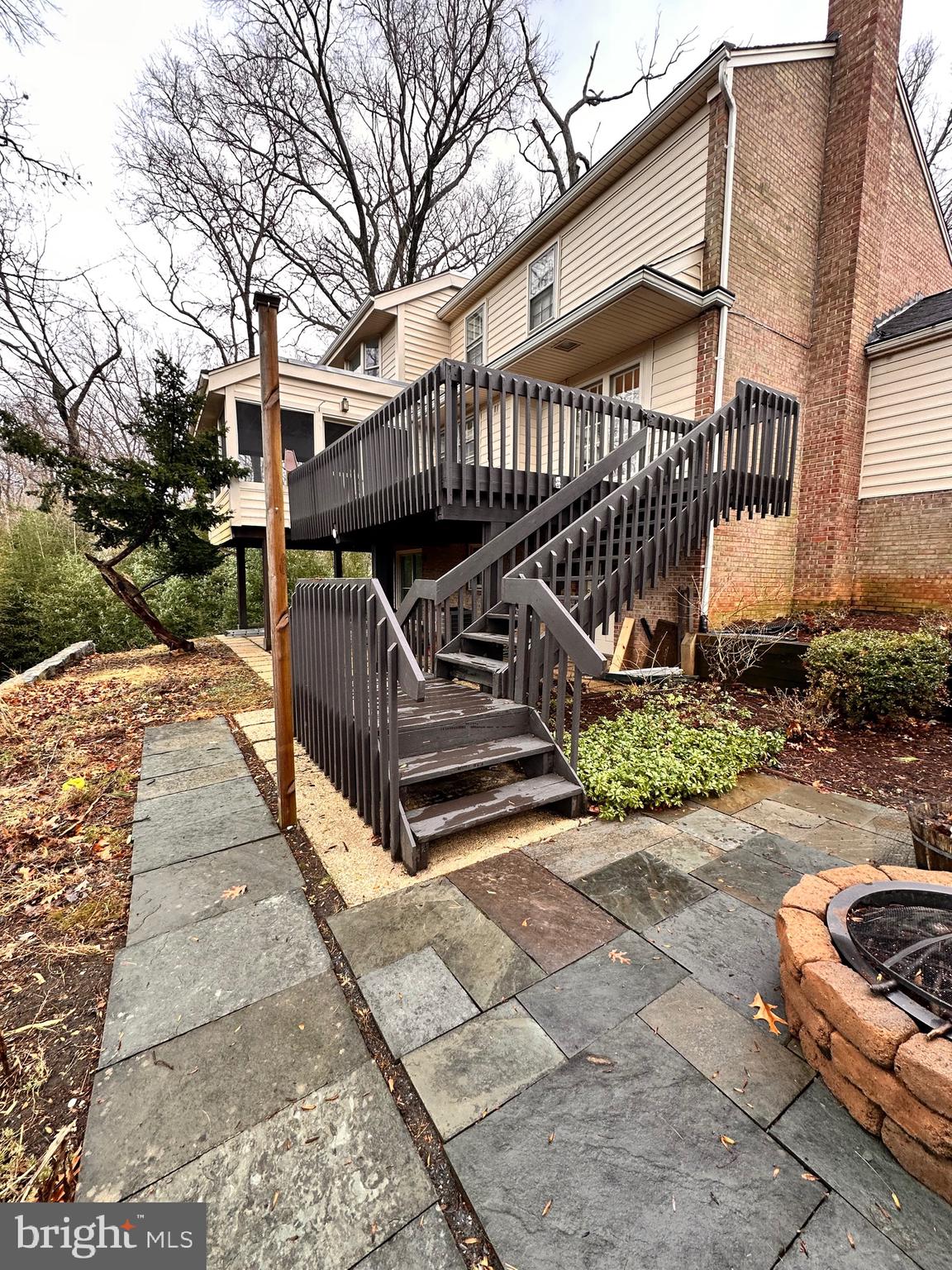 18929 Diary Road Gaithersburg, MD 20886 - Photo 46 of 52 a view of a patio with a yard