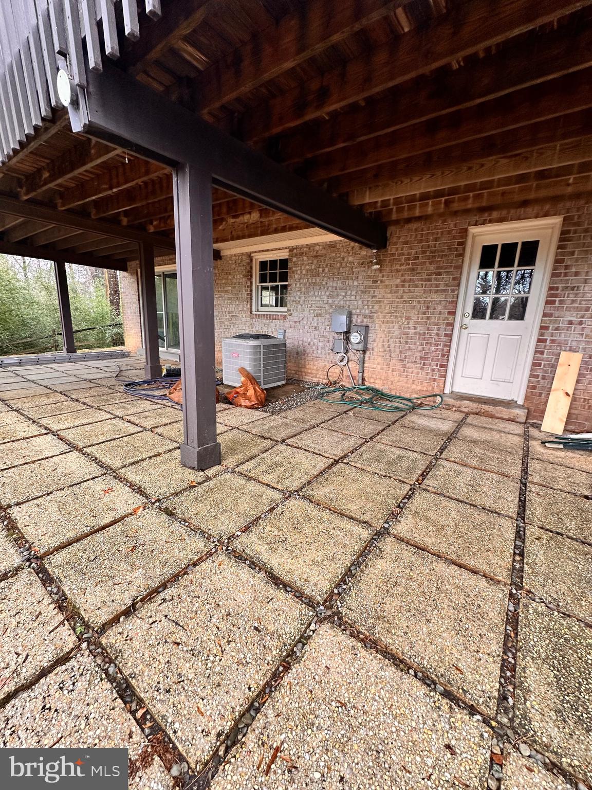 18929 Diary Road Gaithersburg, MD 20886 - Photo 48 of 52 a backyard of a house with seating space