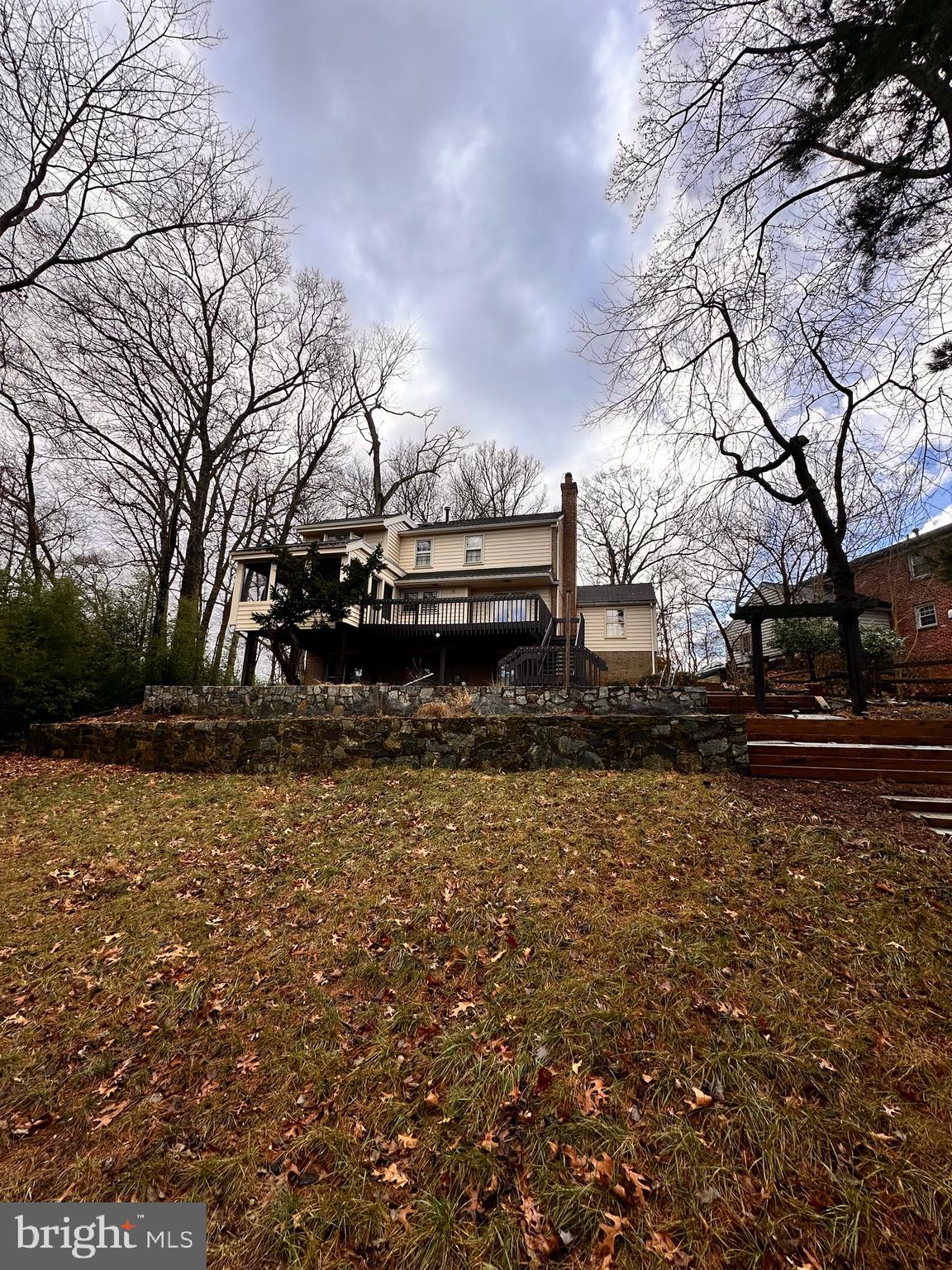 18929 Diary Road Gaithersburg, MD 20886 - Photo 50 of 52 a view of a yard with wooden fence