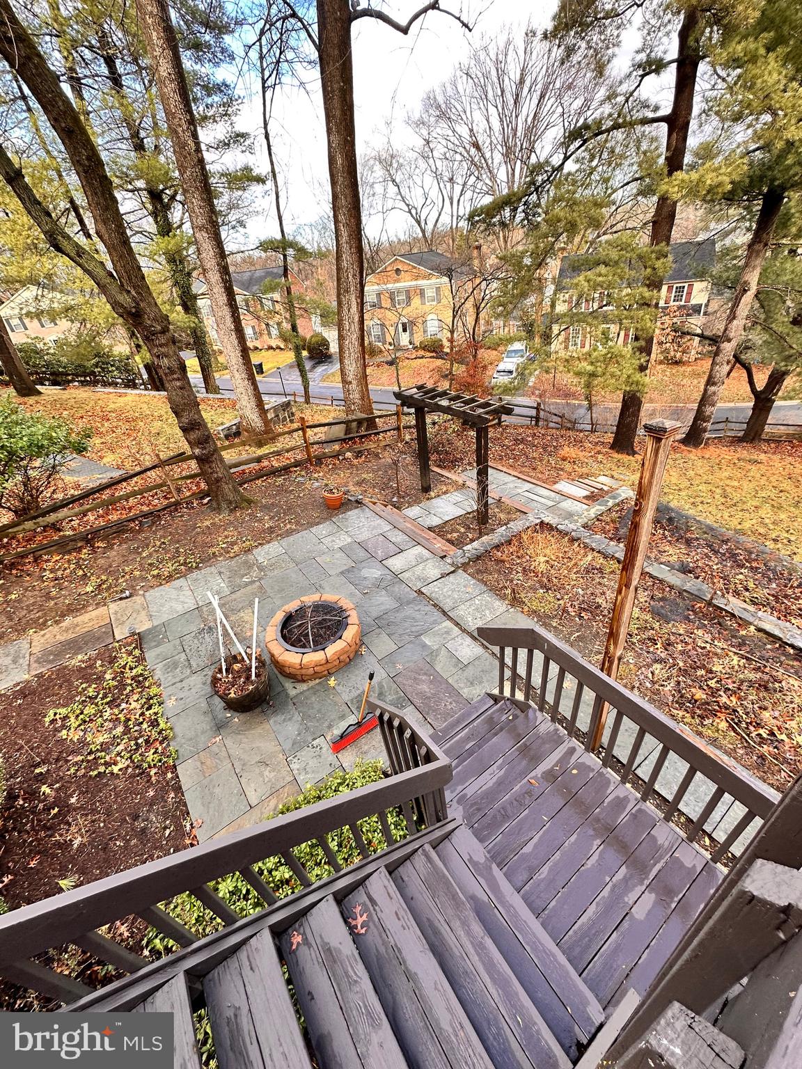 18929 Diary Road Gaithersburg, MD 20886 - Photo 10 of 52 a wooden bench sitting on top of a wooden floor