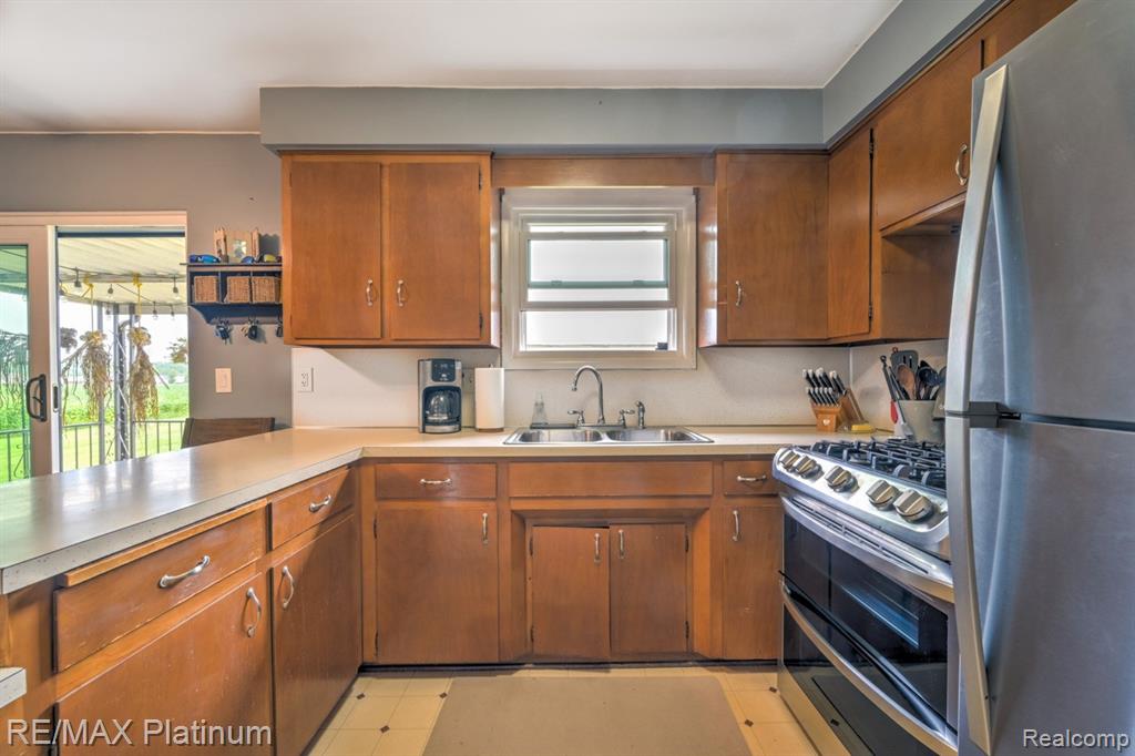 5462 Cook Road Swartz Creek, MI 48473 - Photo 10 of 39