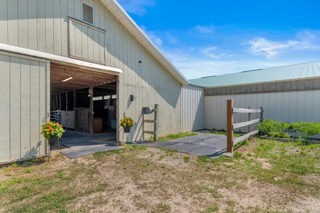 $975,000 | 2699 Cedar Lake Road, Howell, MI 48843