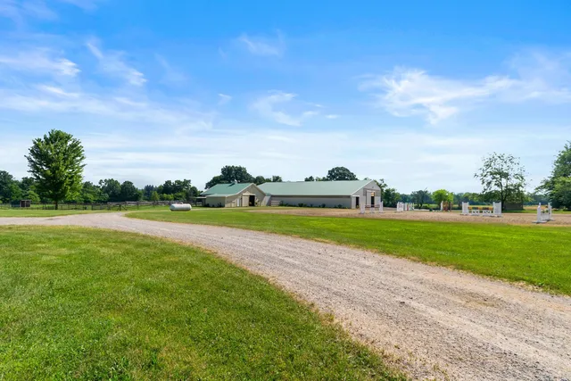 $975,000 | 2699 Cedar Lake Road, Howell, MI 48843