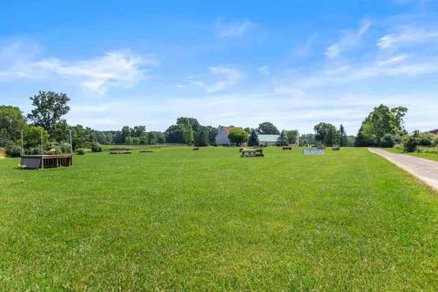 $975,000 | 2699 Cedar Lake Road, Howell, MI 48843