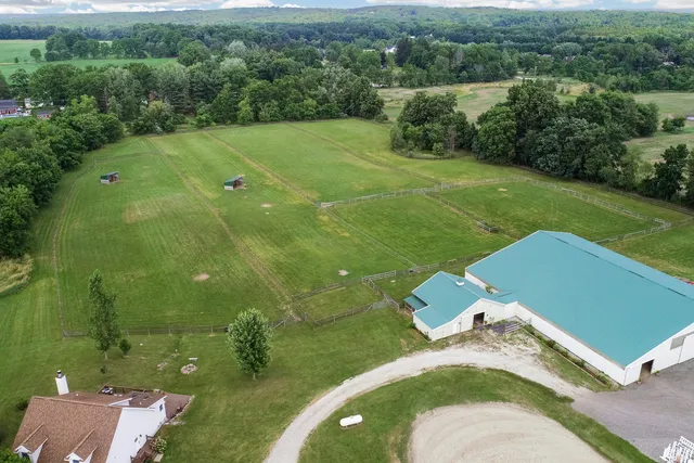 $975,000 | 2699 Cedar Lake Road, Howell, MI 48843