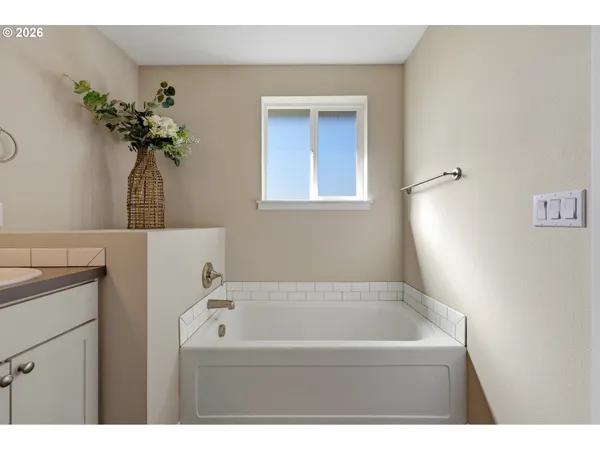 $799,000 | 643 Huckins Buhman Road, Washougal, WA 98671