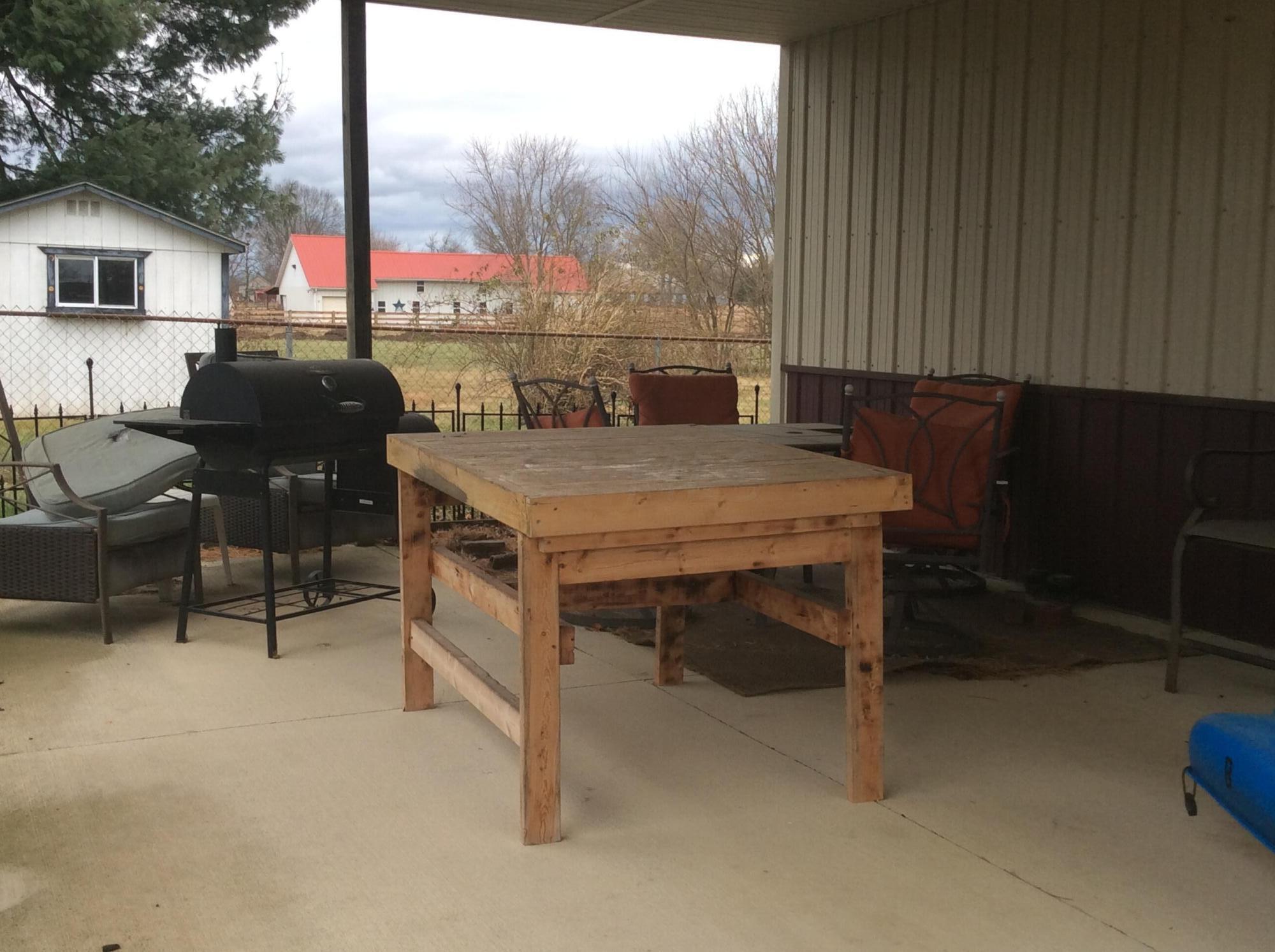 17300 Little Walnut Road Circleville, OH 43113 - Photo 32 of 37 Covered patio area