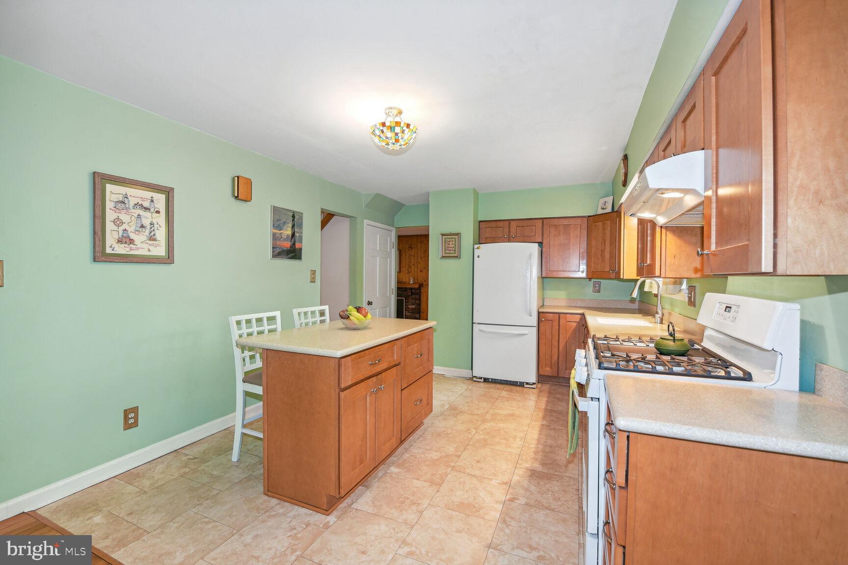 212 Crest Road Marlton, NJ 08053 - Photo 11 of 48 Kitchen