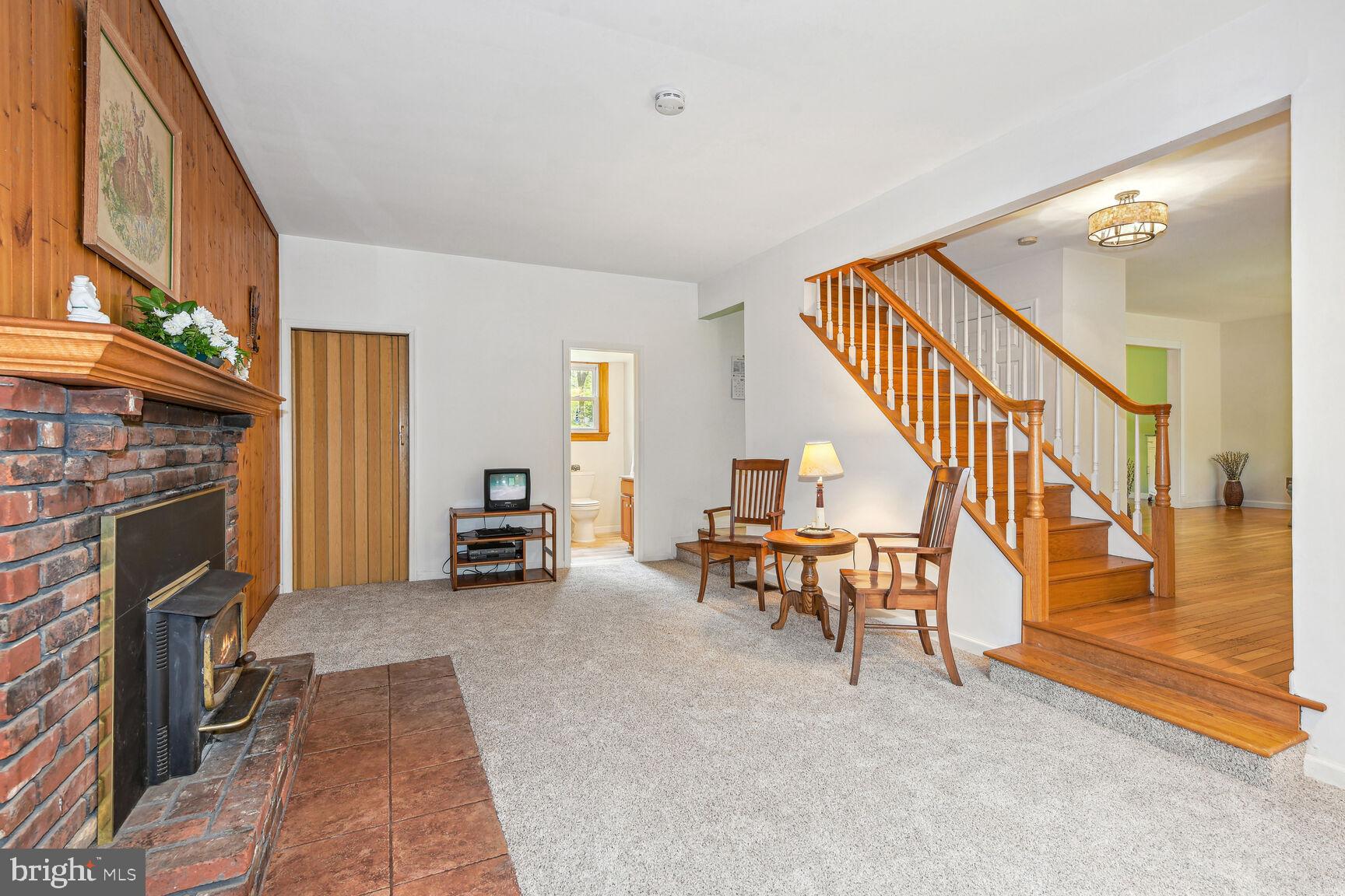 212 Crest Road Marlton, NJ 08053 - Photo 14 of 48 Family Room