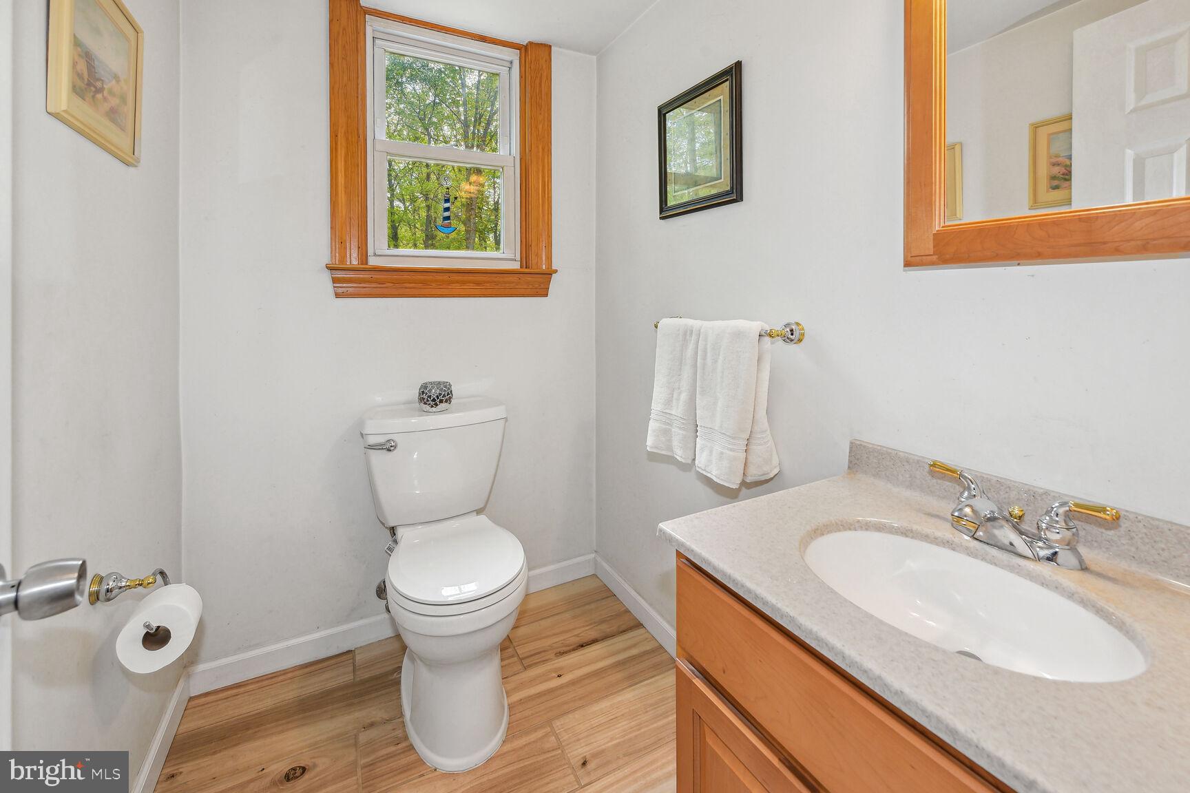 212 Crest Road Marlton, NJ 08053 - Photo 17 of 48 Powder Room