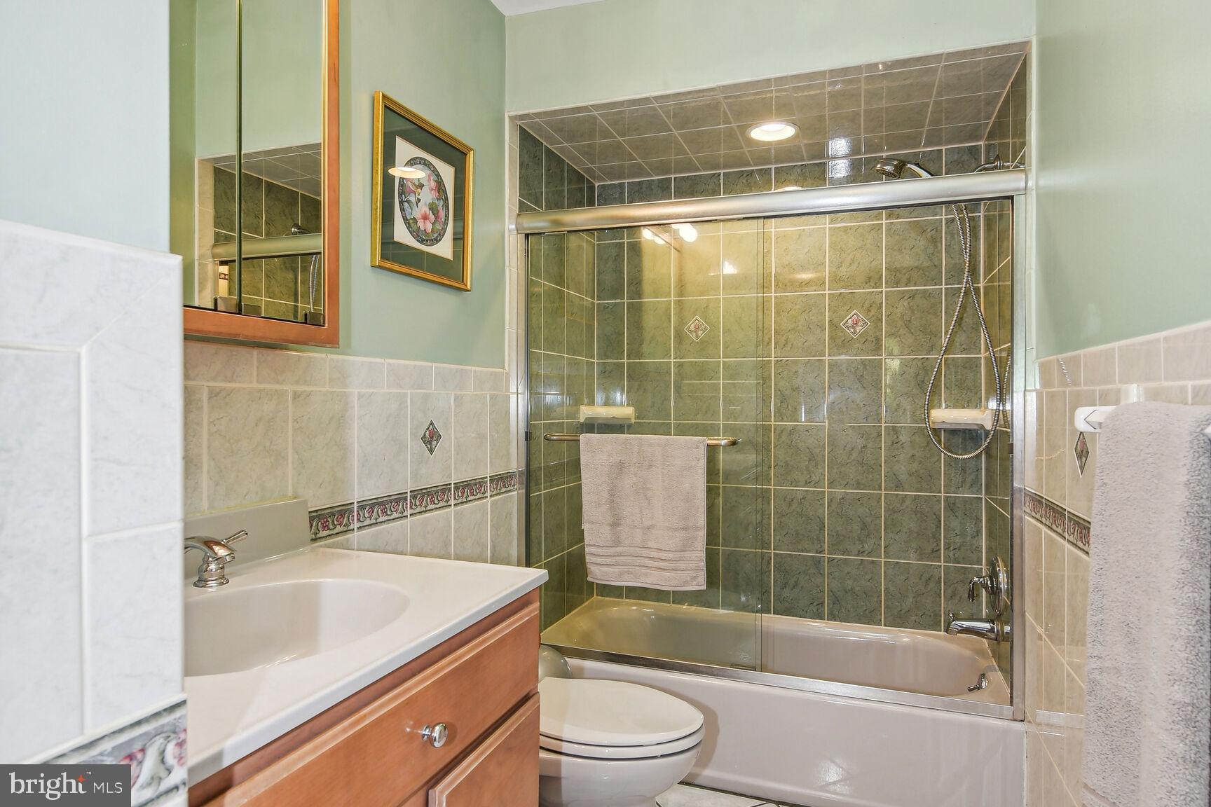 212 Crest Road Marlton, NJ 08053 - Photo 24 of 48 Full Hall Bath
