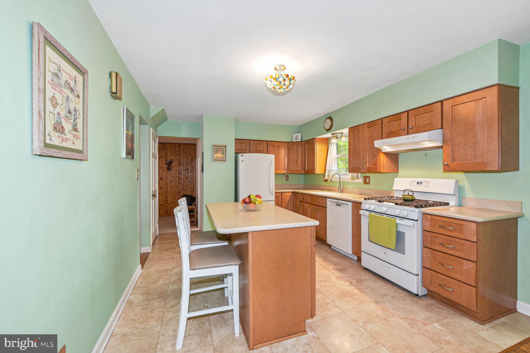 212 Crest Road Marlton, NJ 08053 - Photo 10 of 48 Kitchen