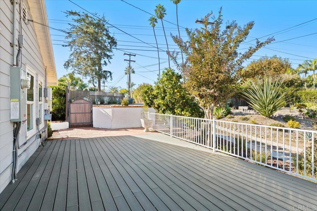 697 Ocean View Avenue Encinitas, CA 92024 - Photo 11 of 49