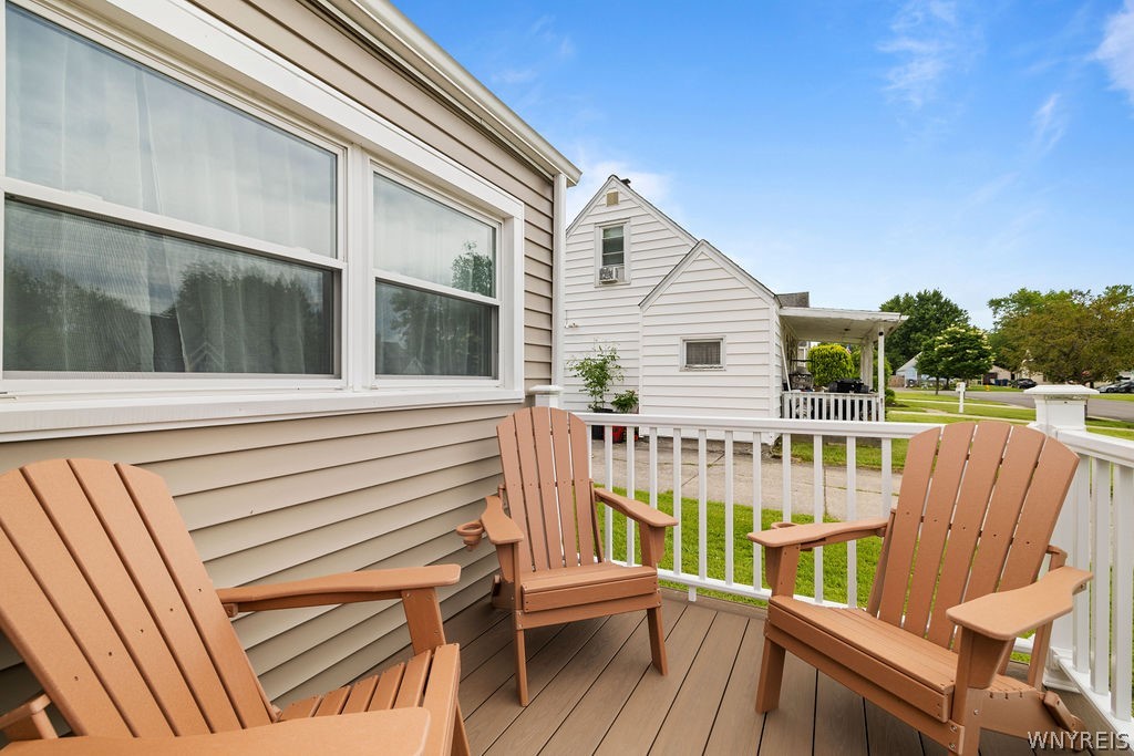 112 Larch Road Amherst, NY 14226 - Photo 4 of 24