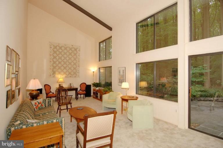 7301 Hooking Road McLean, VA 22101 - Photo 15 of 30 Vaulted ceilings and wooded views!