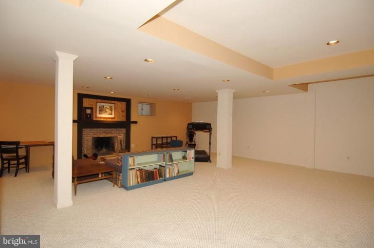 7301 Hooking Road McLean, VA 22101 - Photo 25 of 30 Room for TV, pool, or ping pong!