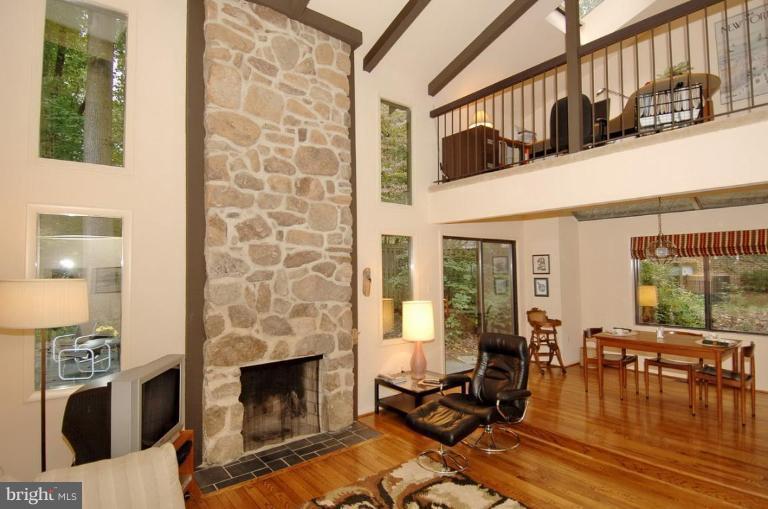 7301 Hooking Road McLean, VA 22101 - Photo 9 of 30 Stone-face fireplace!