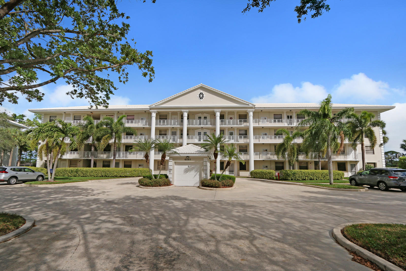 6061 Balboa Circle, Unit 401 Boca Raton, FL 33433 - Photo 1 of 20 01_Image-1_mls