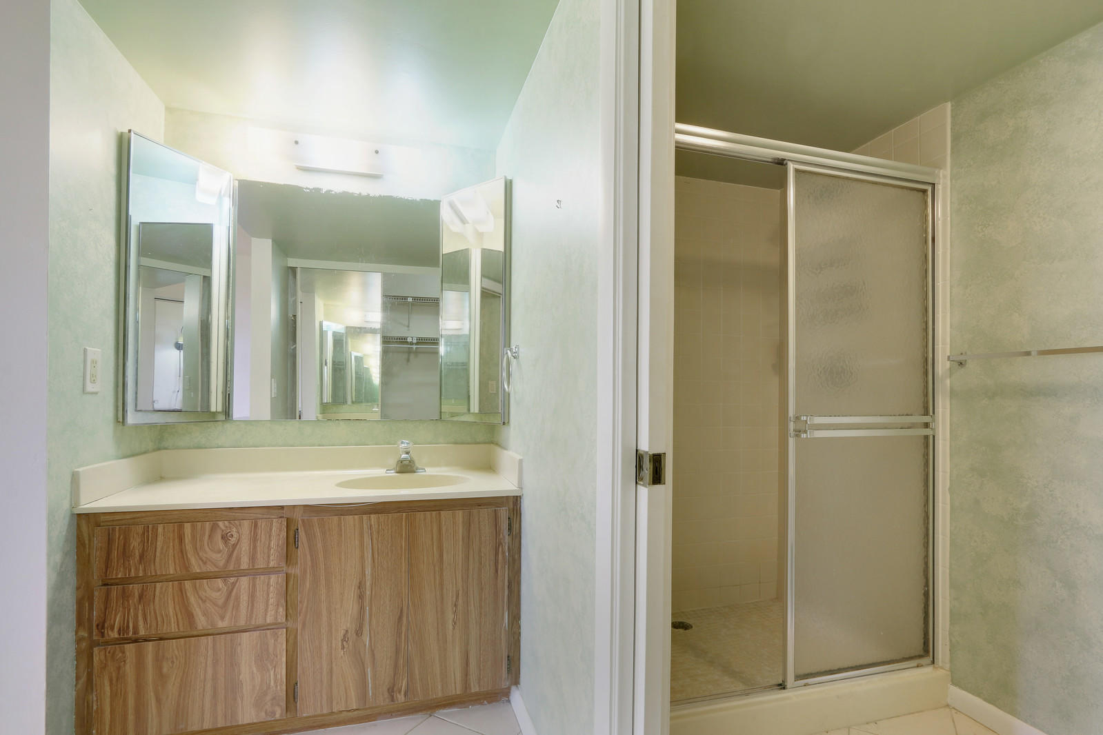 6061 Balboa Circle, Unit 401 Boca Raton, FL 33433 - Photo 11 of 20 11_Image-11_mls