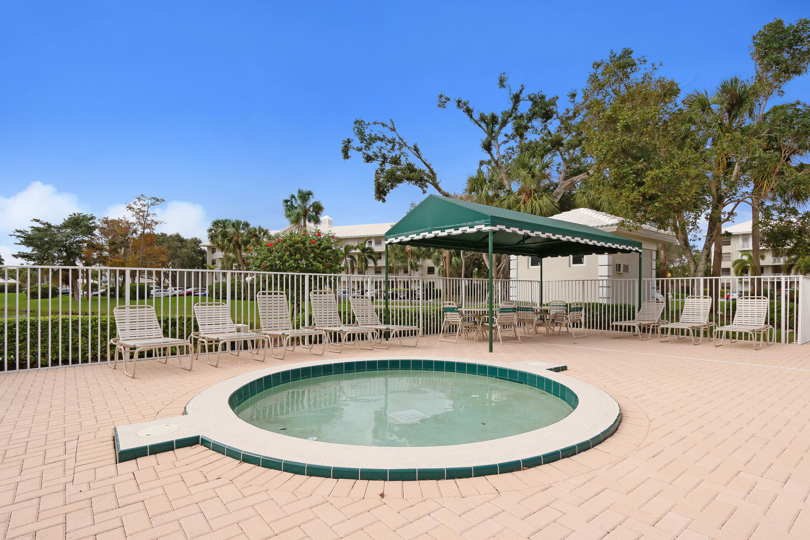 6061 Balboa Circle, Unit 401 Boca Raton, FL 33433 - Photo 17 of 20 17_Image-17_mls
