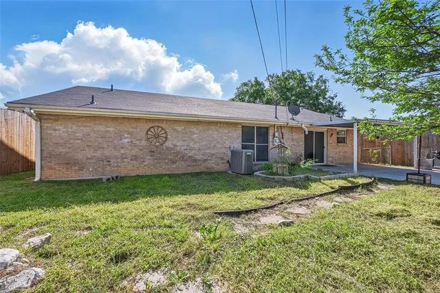 $2,200 | 2306 Lavon Creek Lane, Arlington, TX 76006