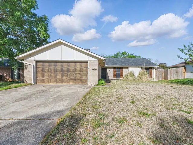 $2,200 | 2306 Lavon Creek Lane, Arlington, TX 76006