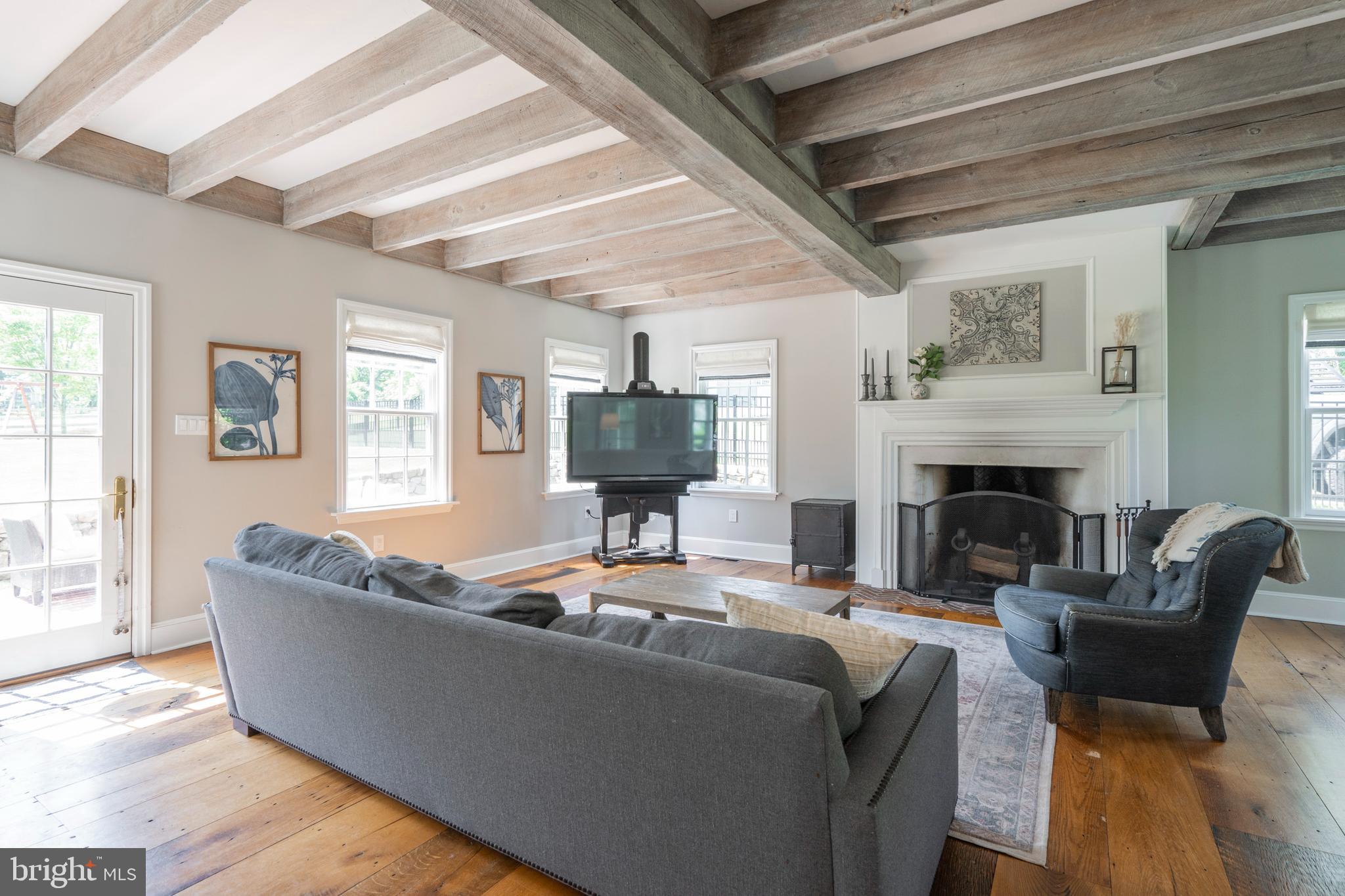 405 Country Club Road Phoenixville, PA 19460 - Photo 4 of 62