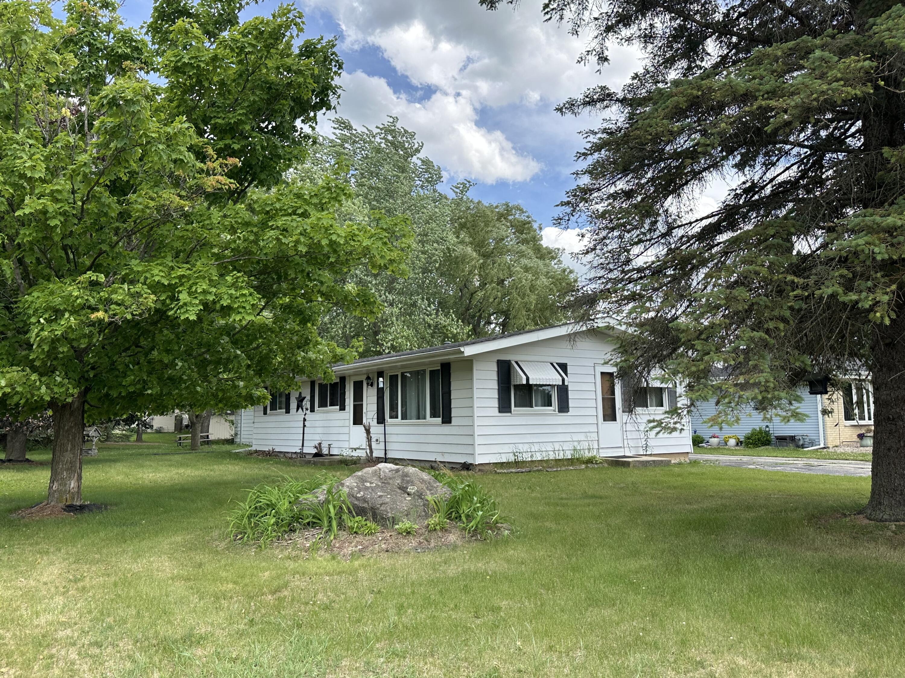 822 Bel-Ric Drive Kewaskum, WI 53040 - Photo 1 of 19 Welcome Home