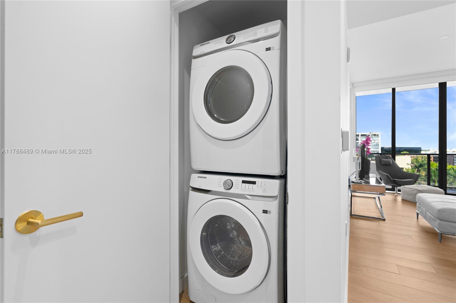 2678 Tigertail Avenue, Unit 615 Miami, FL 33133 - Photo 13 of 41