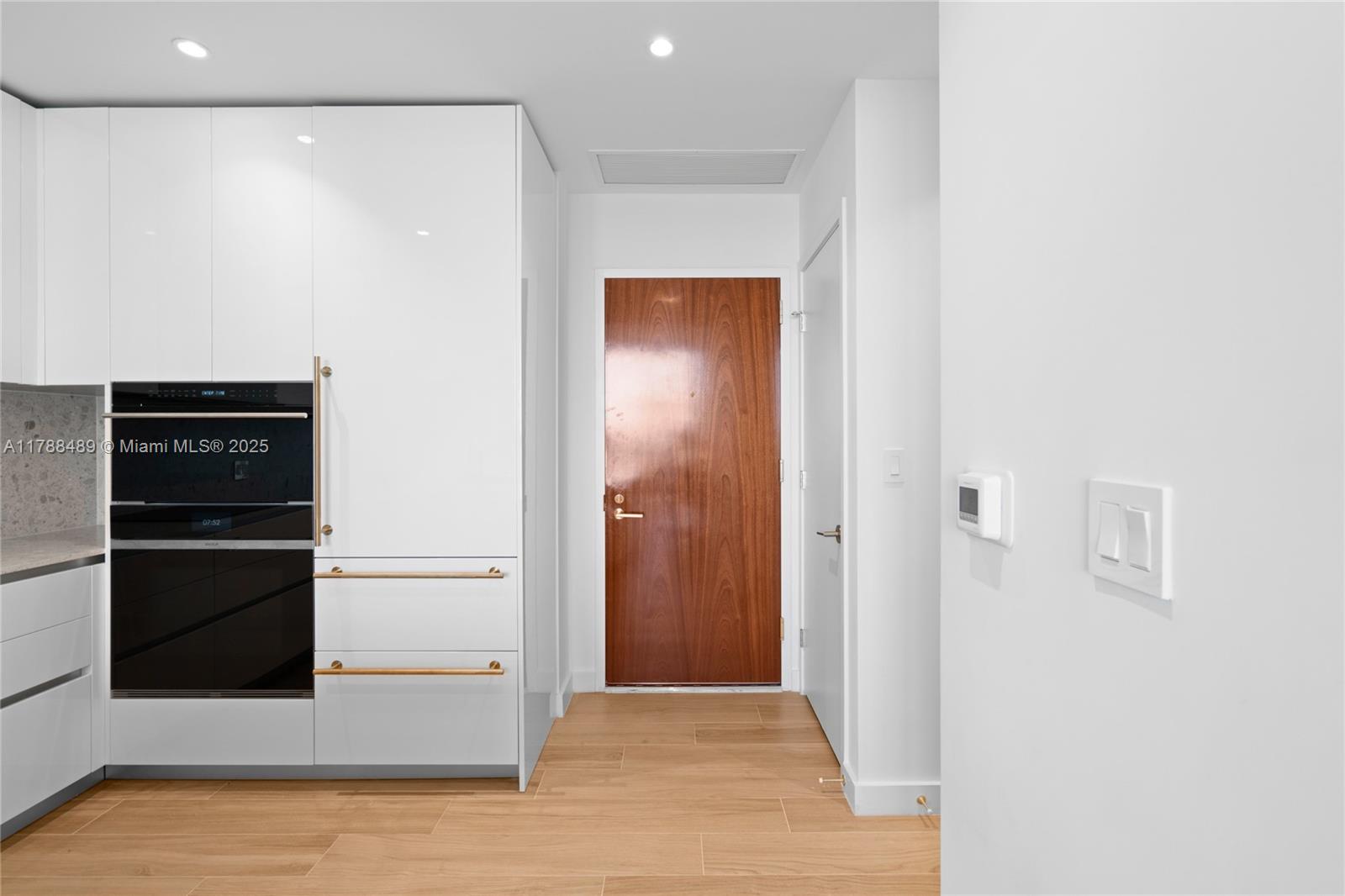 2678 Tigertail Avenue, Unit 615 Miami, FL 33133 - Photo 14 of 41