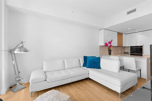 $1,050,000 | 2678 Tigertail Avenue, Unit 615, Miami, FL 33133