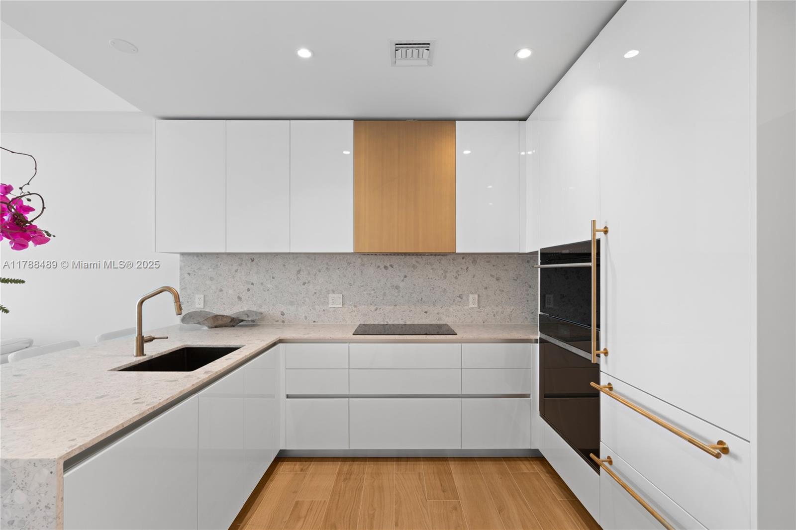 2678 Tigertail Avenue, Unit 615 Miami, FL 33133 - Photo 17 of 41