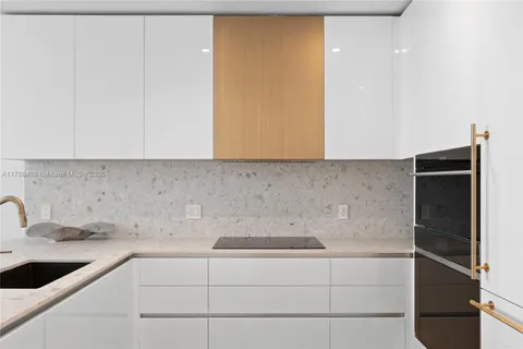 $1,050,000 | 2678 Tigertail Avenue, Unit 615, Miami, FL 33133