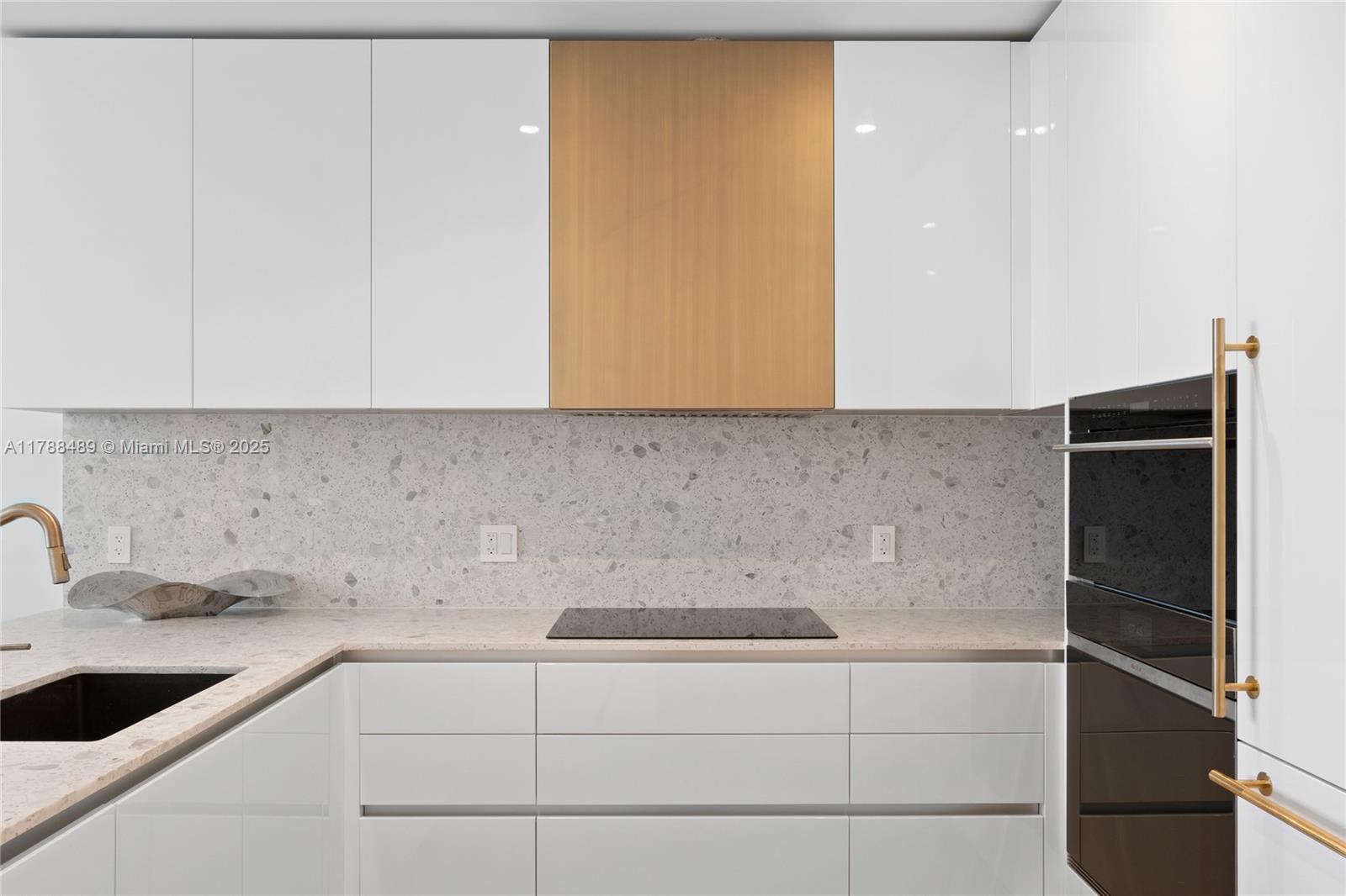 2678 Tigertail Avenue, Unit 615 Miami, FL 33133 - Photo 18 of 41