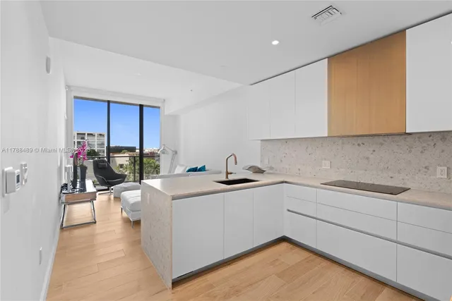 $1,050,000 | 2678 Tigertail Avenue, Unit 615, Miami, FL 33133