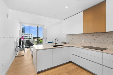 $1,050,000 | 2678 Tigertail Avenue, Unit 615, Miami, FL 33133