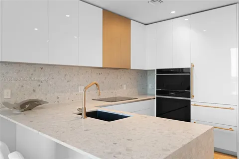 $1,050,000 | 2678 Tigertail Avenue, Unit 615, Miami, FL 33133