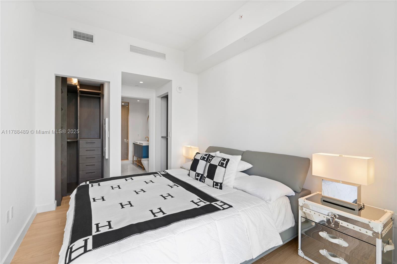 2678 Tigertail Avenue, Unit 615 Miami, FL 33133 - Photo 23 of 41