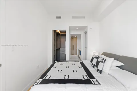 $1,050,000 | 2678 Tigertail Avenue, Unit 615, Miami, FL 33133