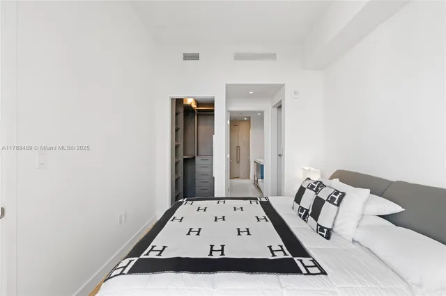 $1,050,000 | 2678 Tigertail Avenue, Unit 615, Miami, FL 33133