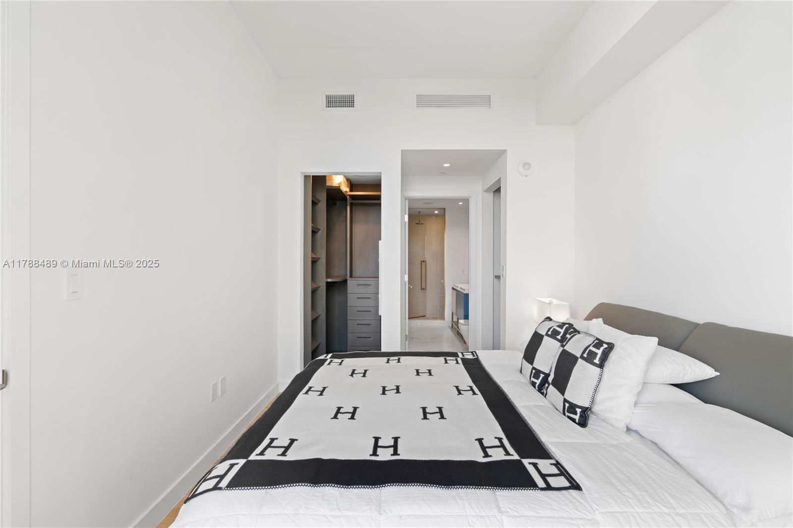 2678 Tigertail Avenue, Unit 615 Miami, FL 33133 - Photo 25 of 41