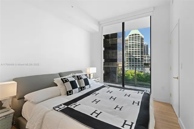 $1,050,000 | 2678 Tigertail Avenue, Unit 615, Miami, FL 33133