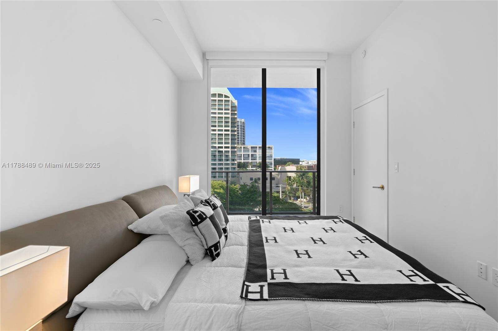 2678 Tigertail Avenue, Unit 615 Miami, FL 33133 - Photo 27 of 41