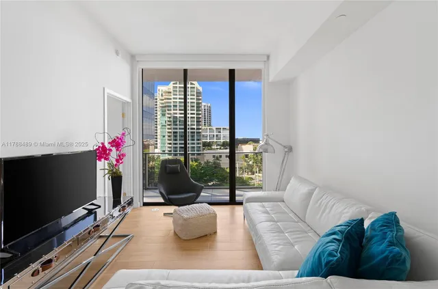 $1,050,000 | 2678 Tigertail Avenue, Unit 615, Miami, FL 33133