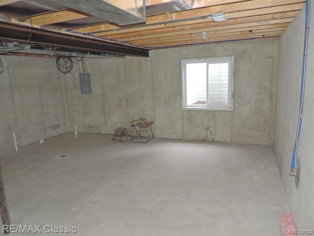 623 West Commerce Road Commerce Township, MI 48382 - Photo 13 of 20